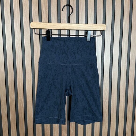 Yogalicious Biker Shorts XS Womens Blue Abstract Marble Pull On Yoga Stretch - Picture 1 of 6